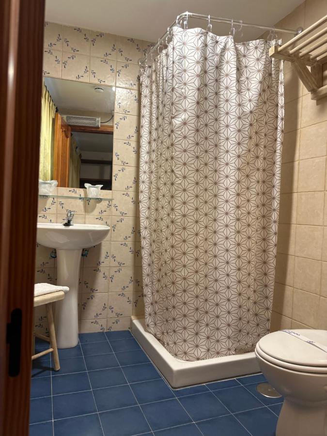 Hostal Moon Tolox Eksteriør billede